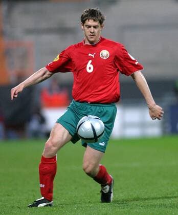 Aliaksei Pankavets (Weißrußland U21) am Ball Fußball EM Herren U 21 Europameisterschaft 2004, Länderspiel, Nationalmannschaft, Nationalteam, Gruppe A Einzelbild Bochum