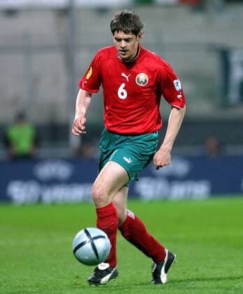 Aliaksei Pankavets (Weißrußland U21) am Ball Fußball EM Herren U 21 Europameisterschaft 2004, Länderspiel, Nationalmannschaft, Nationalteam, Gruppe A Einzelbild Bochum