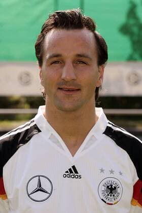 Jens Jeremies (Deutschland) Fußball EM Herren Vorschau Europameisterschaft 2004, Euro, Vorstellung, Präsentation, Pressetermin, Porträttermin Porträt