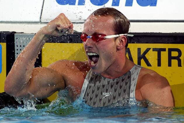 Lars Conrad (Deutschland) jubelt Schwimmen LM Herren Deutsche Meisterschaft 2004, Landesmeisterschaft, DM, Schwimmsport Einzelbild Berlin Freude,