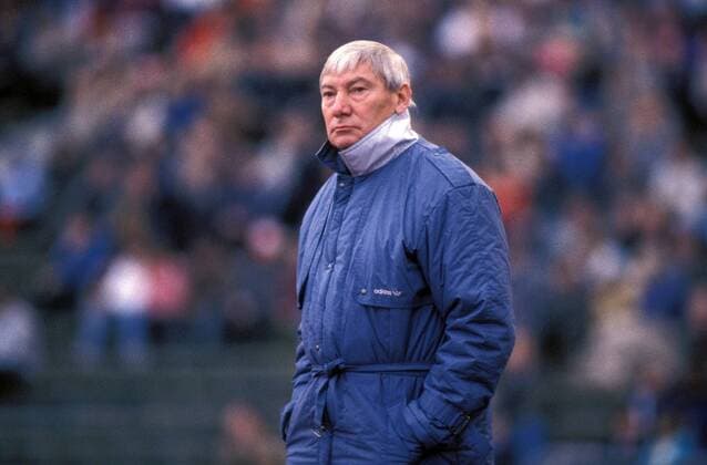 Fußball, Trainerhistorie FC 08 Homburg von 1957 bis heute Trainer Udo Klug (Homburg) skeptisch Fußball 1. BL Herren Saison 1986 1987, FC Homburg Einzelbild Homburg Skepsis, Nachdenklichkeit,
