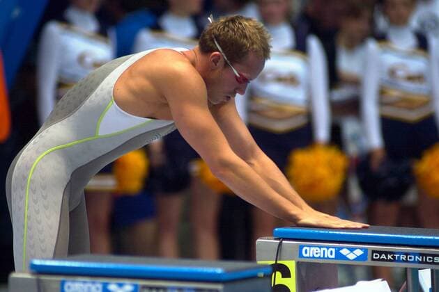 Lars Conrad (Deutschland) bereitet sich auf den Start vor Schwimmen LM Herren Deutsche Meisterschaft 2004, Landesmeisterschaft, DM, Schwimmsport Einzelbild Berlin Konzentration,
