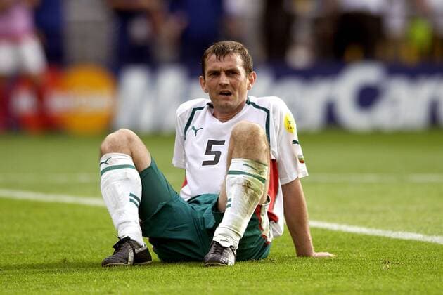 Zlatomir Zagorcic (Bulgarien) erschöpft am Boden Fußball EM Herren Euro 2004, Europameisterschaft, Länderspiel, Nationalmannschaft, Nationalteam, Gruppe C, Einzelbild Braga Erschöpfung, Nachdenklichkeit,