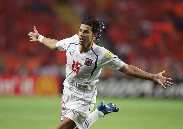 Torschütze Milan Baros (Tschechien) feiert den 2:2-Ausgleich Fußball EM Herren Euro 2004, Europameisterschaft, Länderspiel, Nationalmannschaft, Nationalteam, Gruppe D, Einzelbild Aveiro Freude,