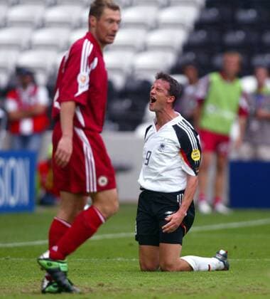 Fredi Bobic (Deutschland, re.) schreit seinen Frust heraus Fußball EM Herren Euro 2004, Europameisterschaft, Länderspiel, Nationalmannschaft, Nationalteam, Gruppe D Einzelbild Porto Verzweiflung, Wut,