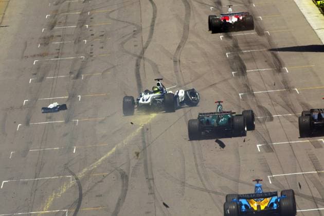 Ralf Schumacher (Deutschland BMW-Williams) - schwerer Unfall auf der Start -u. Zielgeraden Motorsport Grand Prix Herren Großer Preis der USA 2004, Formel 1 Weltmeisterschaft, F1, F, GP, WM, Vdig, Totale Indianapolis Speedway Indianapolis