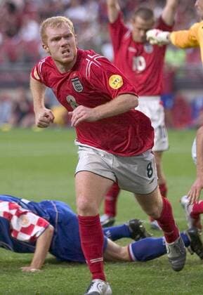 Paul Scholes (England) - Torjubel nach seinem 1:1 Ausgleichstreffer Fußball EM Herren Euro 2004, Europameisterschaft, Länderspiel, Nationalmannschaft, Nationalteam, Gruppe B Einzelbild Lissabon Freude,