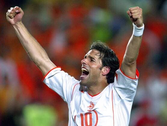 Ruud van Nistelrooy (Niederlande) in Siegerpose Fußball EM Herren Euro 2004, Europameisterschaft, Länderspiel, Nationalmannschaft, Nationalteam, Viertelfinale, Einzelbild Faro-Loule Begeisterung, Freude,