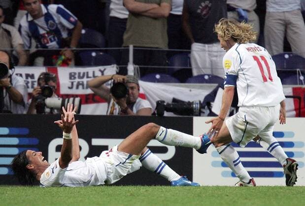 Der zweifache Torschütze Milan Baros (li.) und Pavel Nedved (beide Tschechien) - Torjubel Fußball EM Herren Euro 2004, Europameisterschaft, Länderspiel, Nationalmannschaft, Nationalteam, Viertelfinale Gruppe Porto Glück Freude, Begeisterung