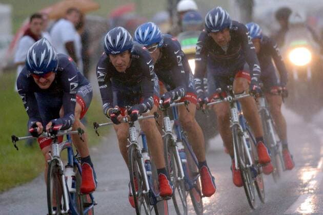Floyd Landis (USA) führt das Team von US Postal Service beim Mannschaftszeitfahren an Radsport Herren Tour de France 2004, Straßenradsport, Straße, Rad, Mannschaftszeitfahren, Zeitfahren Gruppe pan6565 4. Etappe Cambrai - Arras  