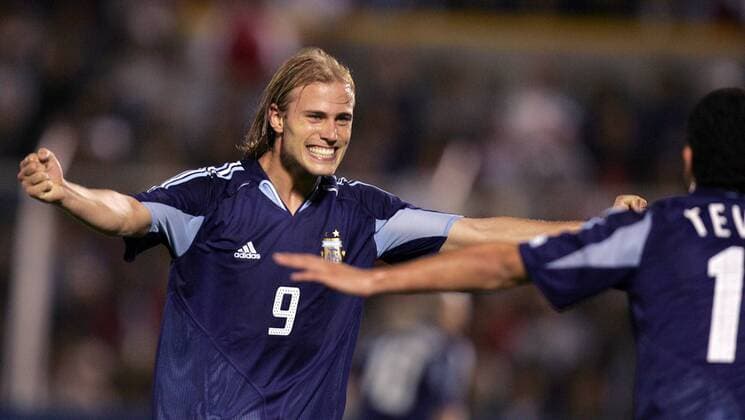 Torschütze Luciano Figueroa (Argentinien) -Torjubel - VERÖFFENTLICHUNGSRECHTE NUR FÜR DEUTSCHE MEDIEN Fußball Länderspiel Herren Copa America 2004, Amerika, Länderspiel, Südamerika-Meisterschaft, Gruppe B, Südamerikameisterschaft Einzelbild Piura Begeisterung, Freude,