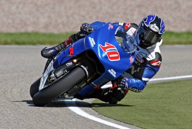 Kenny Roberts Jr. (USA Suzuki) auf seiner Maschine Motorsport WM Herren Weltmeisterschaft 2004, Motorrad, Motorradrennen, Motorradrennsport, Motorradsport, Vdig, Einzelbild Hohenstein-Ernstthal Sachsenring