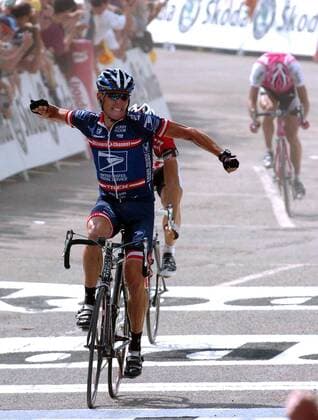 Lance Armstrong (USA US Postal Service) feiert seinen Etappensieg Radsport Herren Tour de France 2004, Straßenradsport, Straße, Rad, Vdig Einzelbild 15. Etappe Valreas - Villard-de-Lans Freude, Begeisterung,  