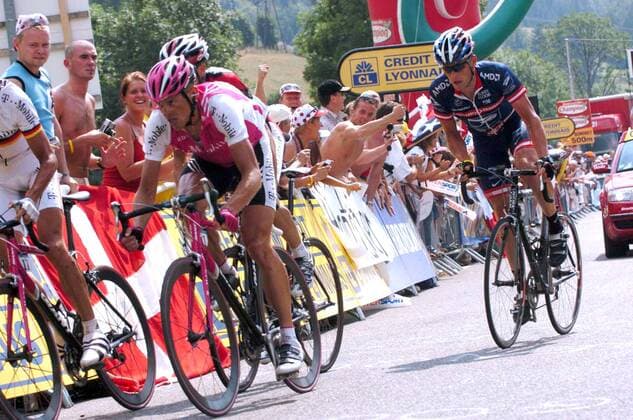 Lance Armstrong (USA US Postal Service, re.) lässt sich von Jan Ullrich (Deutschland T-Mobile) nicht abschütteln Radsport Herren Tour de France 2004, Straßenradsport, Straße, Rad, Vdig Gruppe 15. Etappe Valreas - Villard-de-Lans  