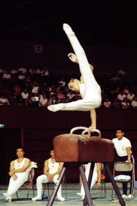 Sawao Kato (Japan) am Seitpferd - VERÖFFENTLICHUNGSRECHTE NUR FÜR DEUTSCHE MEDIEN Turnen OS Sommer Herren Olympische Sommerspiele 1972, Olympia, Olympiade, Spiele, Kunstturnen, Geräteturnen, Vneg, Einzelbild München Dynamik,