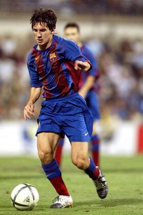 Lionel Messi (Barca) am Ball - PUBLISHING RIGHTS FOR GERMAN MEDIA ONLY Fußball Herren Primera Division 2004 2005, 1. Spanische Liga, FC Barcelona, Saisonvorbereitung, Vorbereitung, Vdig Einzelbild Alicante Dynamik,