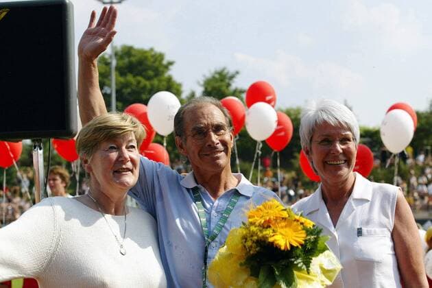 V.li.: Die ehemalige Diskuswerferin Liesel Westermann Krieg, Trainerlegende Gerd Osenberg und die ehemalige Weitspringerin Heide Ecker-Rosendahl (alle Deutschland) Leichtathletik Herren Bayer Meeting 2004, Leichtathletikmeeting, Sportfest, Leichtathletiksportfest, Gruppe Heidemarie Ecker Leverkusen