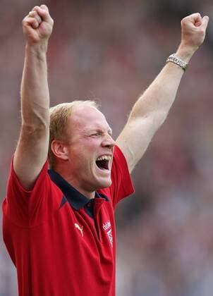 Trainer Matthias Sammer (Stuttgart) jubelt Fußball 1. BL Herren Saison 2004 2005, VfB Stuttgart, Vdig Einzelbild Stuttgart Begeisterung, Freude,