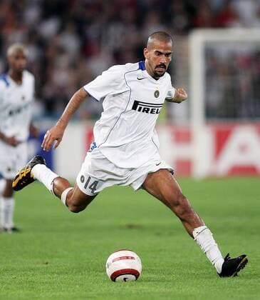 Juan Sebastian Veron (Inter Mailand) am Ball Fußball EC 1 Herren Champions League Qualifikation 2004 2005, Serie A, 1. Italienische Liga, Internazionale FC Mailand Einzelbild Basel Dynamik,