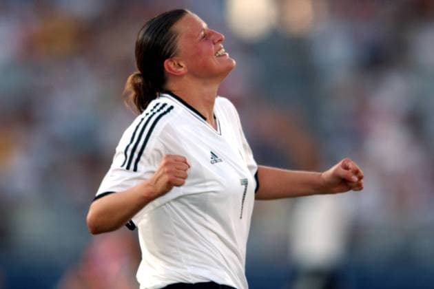 Pia Wunderlich (Deutschland) - Torjubel Fußball OS Sommer Damen Olympische Sommerspiele Athen 2004, Olympia, Olympiade, Spiele, Länderspiel, Nationalmannschaft, Einzelbild Patras Freude,