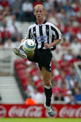 Nicky Butt (Newcastle) am Ball Fußball Herren English Premier League 2004 2005, 1. Englische Liga, Newcastle United Einzelbild Middlesbrough Dynamik,