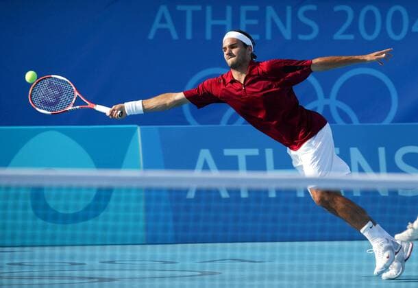 Roger Federer (Schweiz) - Vorhand Tennis OS Sommer Herren Olympische Sommerspiele Athen 2004, Olympia, Olympiade, Spiele, Einzelbild Maroussi Dynamik,
