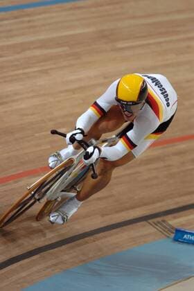 Stefan Nimke (Deutschland) auf dem Rad Radsport OS Sommer Herren Olympische Sommerspiele Athen 2004, Olympia, Olympiade, Spiele, Rad, Bahn, Halle, Indoor, Bahnrad Einzelbild Athen
