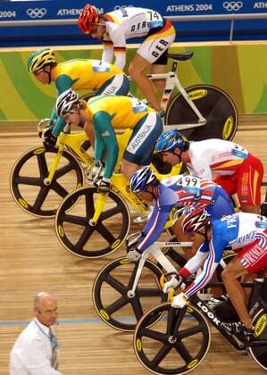 Von oben: Rene Wolff (Deutschland), Shane Kelly und Ryan Bayley (beide Australien), Jose Escuredo (Spanien), Josiah Ng (Malaysia) und Mickael Bourgain (Frankreich) setzen sich langsam in Bewegung Radsport OS Sommer Herren Olympische Sommerspiele Athen 2004, Olympia, Olympiade, Spiele, Rad, Bahn, Bahnrad, Bahnradsport Gruppe Maroussi Dynamik,