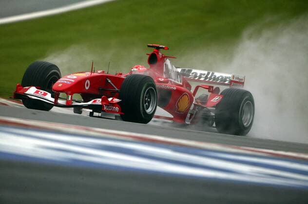 Michael Schumacher (Deutschland Ferrari) wirbelt mit seinem Boliden eine Menge Wasser auf Motorsport Grand Prix Herren Großer Preis von Belgien 2004, Formel 1 Weltmeisterschaft, F1, F, GP, WM, Qualifying, Vdig Einzelbild Spa-Francorchamps Dynamik,