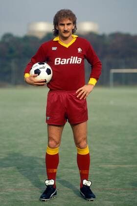 Rudi Völler (AS Rom) - DEUTSCHSPRACHIGE SPORTZEITSCHRIFTEN UND -ZEITUNGEN NUR NACH RÜCKSPRACHE Fußball Herren Serie A 1989 1990, 1. Italienische Liga, AS Rom, Roma, Shooting, Fotoshooting, Fototermin, Mfdia Einzelbild Rom