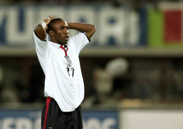 Jermain Defoe (England) enttäuscht Fußball Länderspiel Herren Weltmeisterschaftsqualifikation 2004, Qualifikation, Länderspiel, Nationalmannschaft, Nationalteam Einzelbild Wien Enttäuschung,