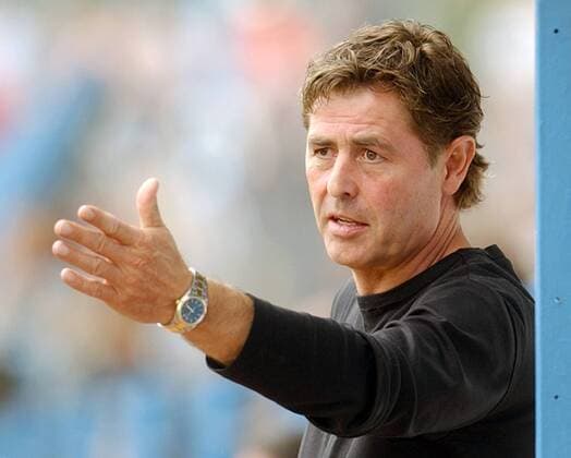 Trainer Wolfgang Maes (Uerdingen) zeigt die Richtung an Fußball Herren Regionalliga Nord 2004 2005, 3. Liga, Chemnitzer FC - KFC Uerdingen 0:0, CFC Einzelbild Chemnitz