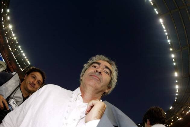 Nationaltrainer Raymond Domenech (Frankreich) Fußball Länderspiel Herren Weltmeisterschaftsqualifikation 2004, Länderspiel, Qualifikation, Nationalmannschaft, Nationalteam Einzelbild pan7102 Paris, Saint Denis, St.  