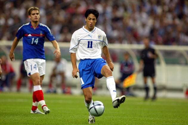 Idan Tal (Israel) am Ball Fußball Länderspiel Herren Weltmeisterschaftsqualifikation 2004, Länderspiel, Qualifikation, Nationalmannschaft, Nationalteam Einzelbild pan7102 Paris, Saint Denis, St. Dynamik,  