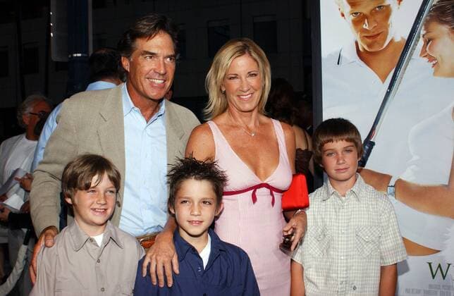 Tennislegende Chris Evert (USA) mit Ehemann Andy Mill und ihren Kindern anläßlich der Filmpremiere von Wimbledon Tennis Damen Filmpremieren 2004 Gruppe Los Angeles Freude, Begeisterung,