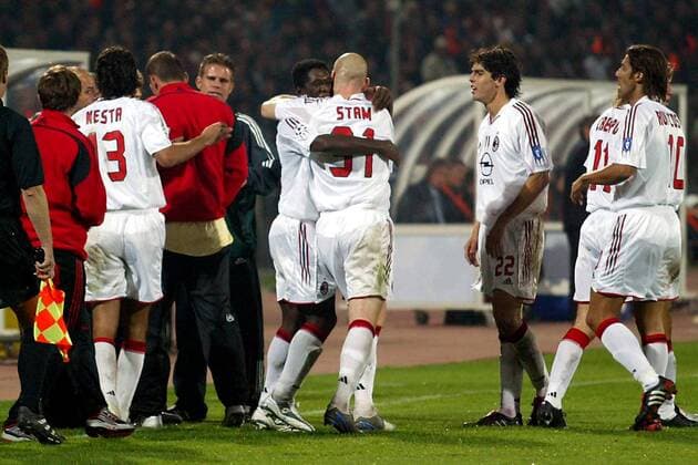 Torjubel Milan, v. li.: Nesta, Torschütze Clarence Seedorf, Jaap Stam, Kaka, Crespo und Rui Costa Fußball EC 1 Herren Champions League 2004 2005, AC Mailand Gruppe Donetsk, Donezk, Freude,
