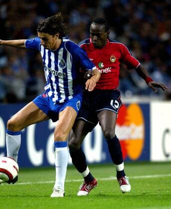 Areias (Porto, li.) gegen Chici Odiah (ZSKA Moskau) Fußball EC 1 Herren Champions League 2004 2005, FC Porto - CSKA Moskau 0:0 Gruppe Porto Dynamik,