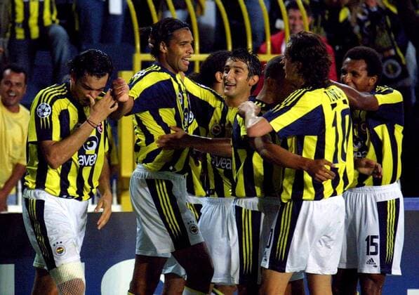 Torjubel Fenerbahce, v. li.: Servet Cetin, Pierre van Hooijdonk, Serhat Akin, Alex, Tuncay Sanli und Marco Aurelio Fußball EC 1 Herren Champions League 2004 2005, Fenerbahce Istanbul, Vdig Gruppe Istanbul Freude,
