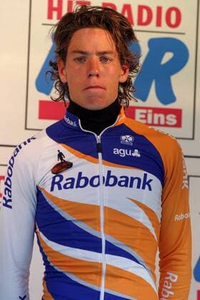 Thomas Dekker (Niederlande Rabobank) ist mit seinem Etappensieg nicht zufrieden Radsport Herren Internationale Rheinland-Pfalz-Rad-Rundfahrt 2004, Straßenradsport, Straße, Rad, Vdig, Einzelbild 2. Etappe Worms - Mainz Nachdenklichkeit,
