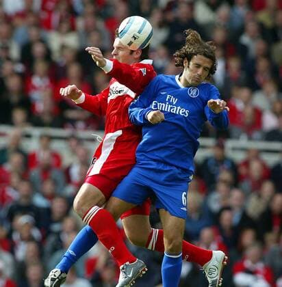 Ricardo Carvalho (Chelsea, re.) gegen Mark Viduka (Middlesbrough) Fußball Herren English Premier League 2004 2005, 1. Englische Liga, FC Middlesbrough - FC Chelsea London 0:1 Gruppe Middlesbrough Dynamik, Kampf,