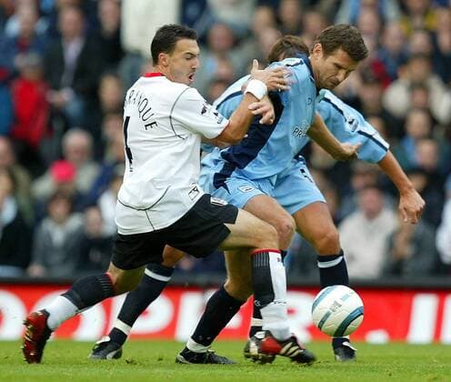 Steed Malbranque (li., Fulham) gegen Andreas Jakobsson (Southampton) Fußball Herren English Premier League 2004 2005, 1. Englische Liga, Fulham FC London - FC Southampton 1:0, Vdig Gruppe London Dynamik,