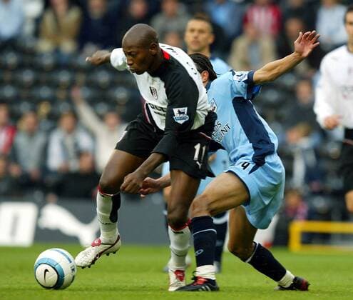 Luis Boa Morte (li., Fulham) gegen Fernandes (Southampton) Fußball Herren English Premier League 2004 2005, 1. Englische Liga, Fulham FC London - FC Southampton 1:0, Vdig Gruppe London Dynamik,