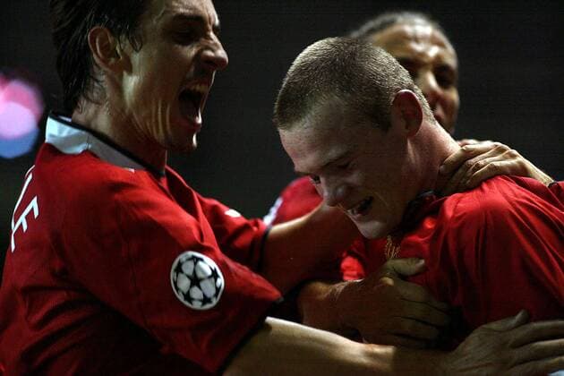 Wayne Rooney (re.) und Gary Neville (beide Manchester United) - Torjubel Fußball EC 1 Herren Champions League 2004 2005, Manchester United, ManU, Gruppe Manchester Freude, Begeisterung,
