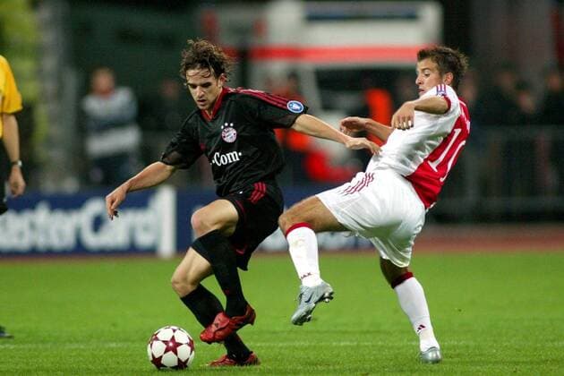Owen Hargreaves (Bayern, li.) gegen Rafael van der Vaart (Ajax) Fußball EC 1 Herren Champions League 2004 2005, FC Bayern München - Ajax Amsterdam 4:0, Vdig Gruppe München Dynamik,