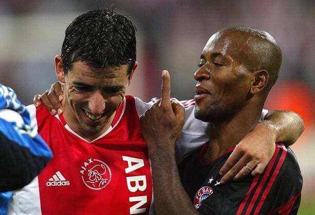 Der dreifache Torschütze Roy Makaay (li.) und Ze Roberto (beide Bayern) feiern den verdienten 4:0-Erfolg Fußball EC 1 Herren Champions League 2004 2005, FC Bayern München - Ajax Amsterdam 4:0, Vdig, Gruppe München Freude,