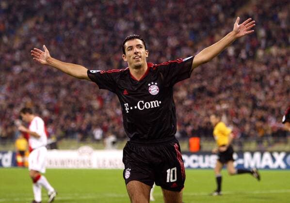 Torschütze Roy Makaay (Bayern) bejubelt die 3:0-Führung Fußball EC 1 Herren Champions League 2004 2005, FC Bayern München, Vdig, Einzelbild München Freude,