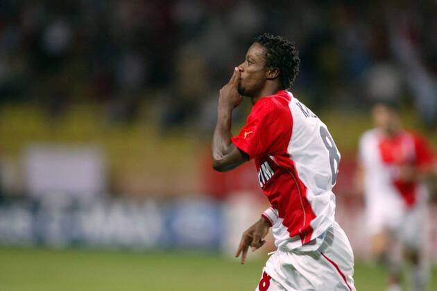 Torschütze Mohamed Kallon (Monaco) feiert die 1:0-Führung Fußball EC 1 Herren Champions League 2004 2005, AS Monaco, Vdig, Einzelbild Pan7289 Monte Carlo Freude,  