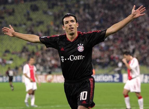 Roy Makaay (Bayern) - Torjubel Fußball EC 1 Herren Champions League 2004 2005, FC Bayern München Einzelbild München Freude,