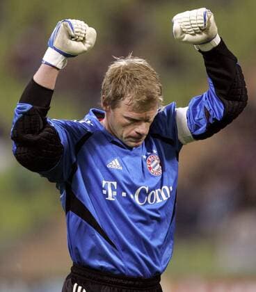 Torwart Oliver Kahn (Bayern) - Torjubel Fußball EC 1 Herren Champions League 2004 2005, FC Bayern München Einzelbild München Freude,