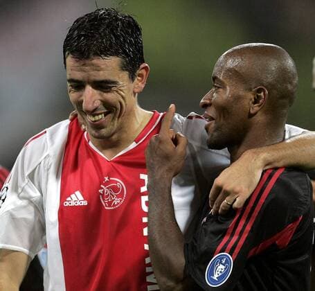 Roy Makaay (li.) und Ze Roberto (beide Bayern) - Schlußjubel Fußball EC 1 Herren Champions League 2004 2005, FC Bayern München - Ajax Amsterdam 4:0 Gruppe München Freude,